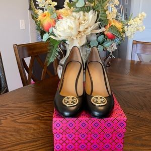 Tory Burch size 11 like new